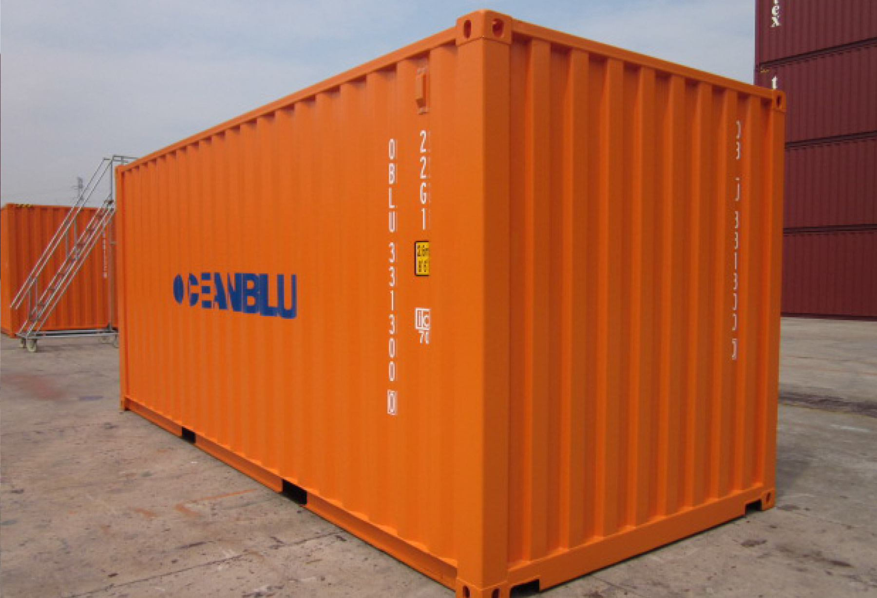 containers in motion - 20 foot /shipping container